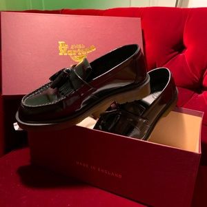 Never Worn SHINY Doc Marten Loafers, womens US 7 :)